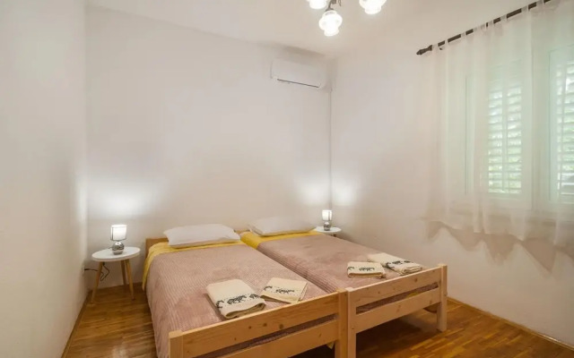 Stunning Apartment in Supetar With Wifi and 2 Bedrooms