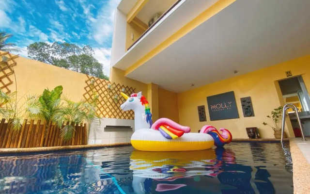 Molly Resort
