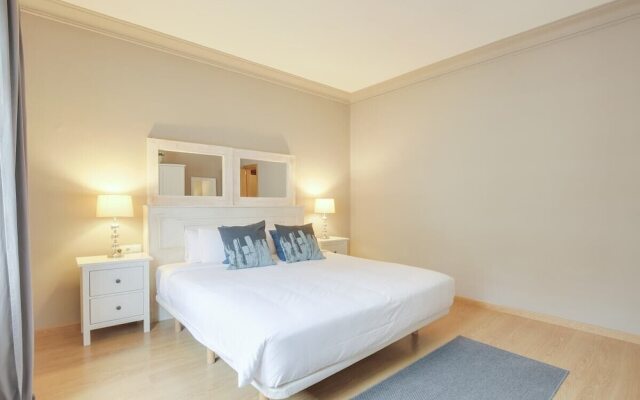 Spacious 4bed in Central Barcelona, 8mins to Metro