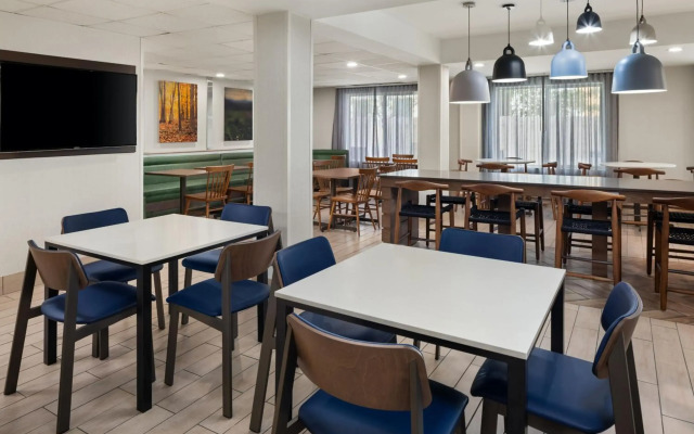 Fairfield Inn & Suites Columbus East