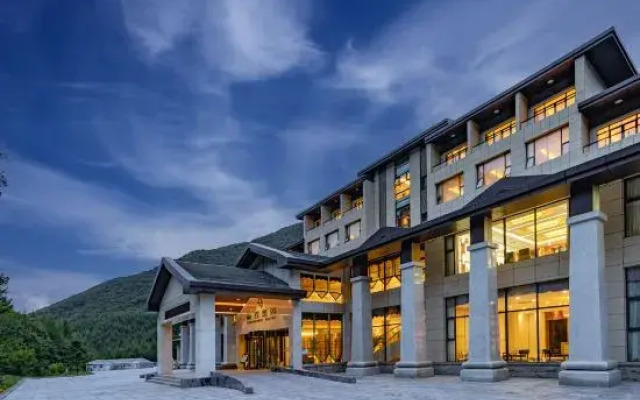 Shennong Hotel