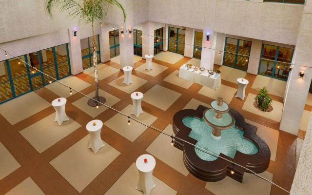 Hilton Phoenix Airport