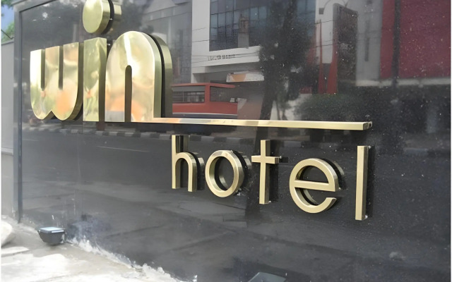 Win Hotel Blok M