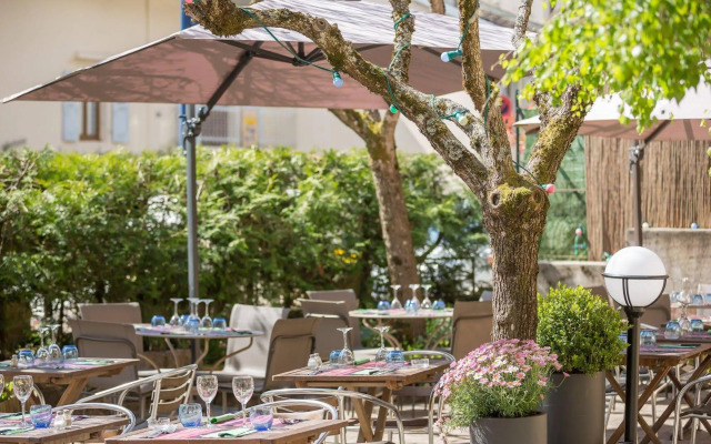 Logis Hôtel La Terrasse Fleurie