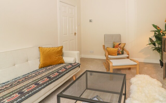 4 Castle Mews