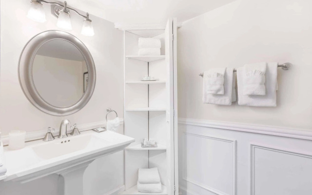 Clarion Hotel and Suites