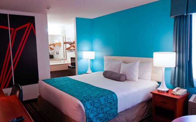 Howard Johnson by Wyndham Salinas