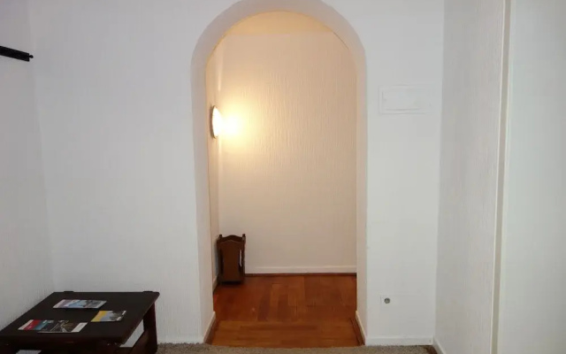 Tolstov-Hotels Large 3 1/2 Room Apartment
