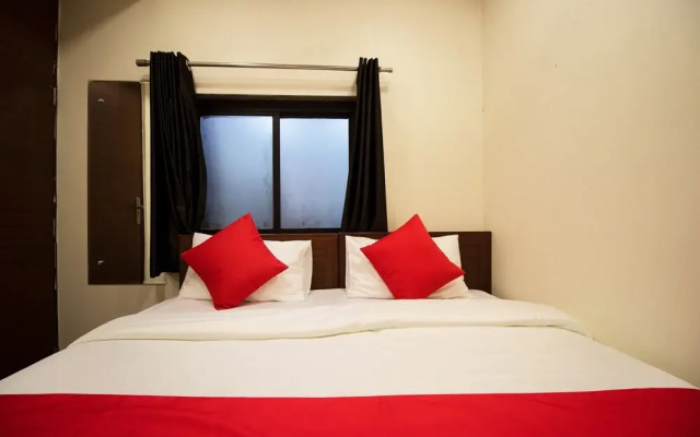 OYO 42732 Qlark Palace