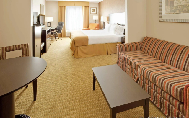 Holiday Inn Express Hotel & Suites Lebanon by IHG
