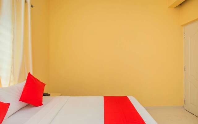 OYO 10522 Varcity Emerald