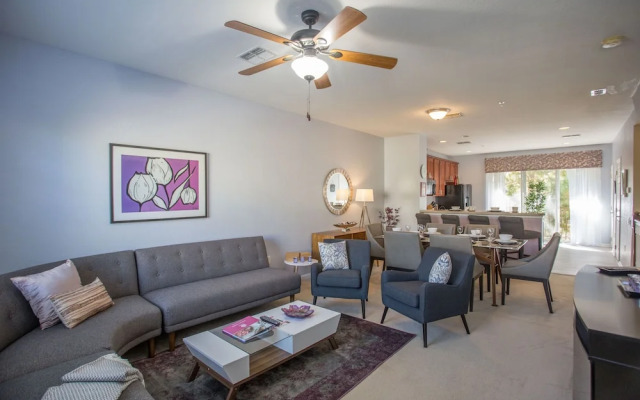 Dolce Deluxe Townhome 3 Bedroom Condo by Redawning