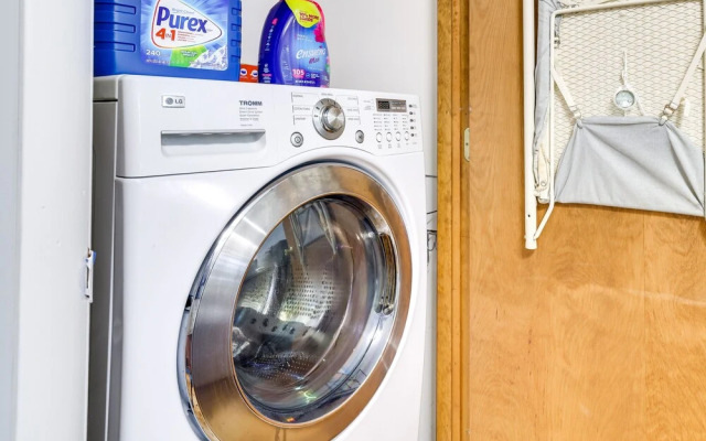 Tobyhanna Retreat w/ Deck, Pool + Lake Access!