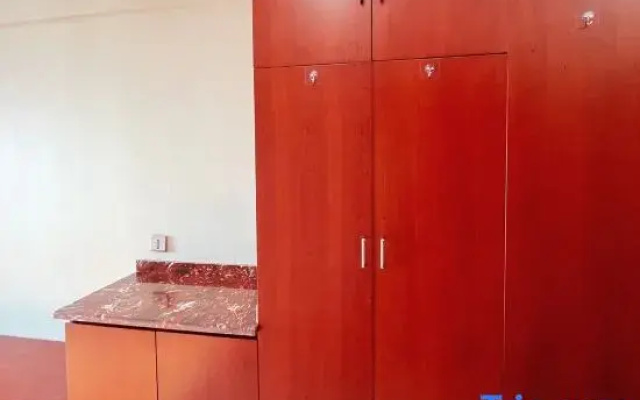 Tuwu Theme Apartment (Jiashan Railway Station Renmin Avenue)