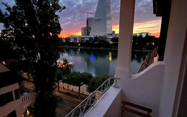 Charmante Altbauwohnung am Rhein