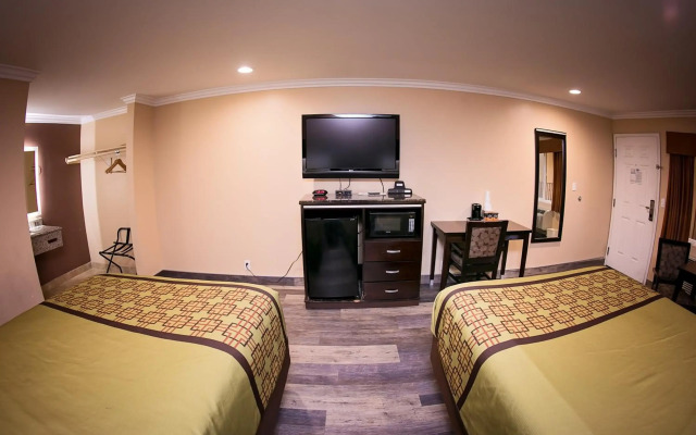 Rodeway Inn & Suites