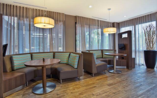 Courtyard by Marriott Gulfport Beachfront
