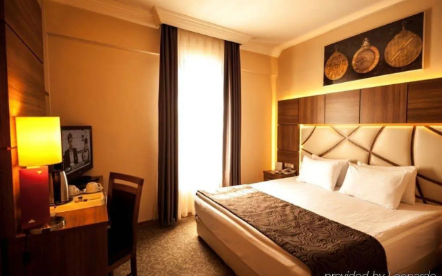 Rumi Hotel