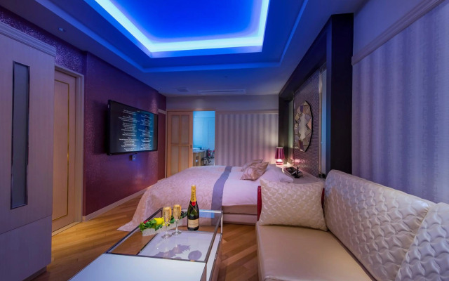 HOTEL W-AVANZA-W GROUP HOTELS and RESORTS-