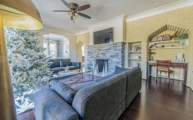 Charming Columbus Retreat 3BR Pool&Games