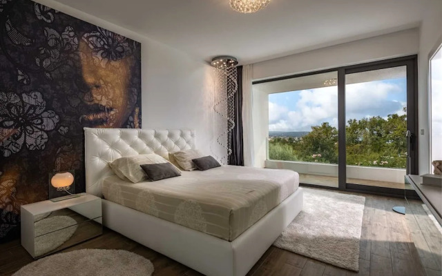 Villa Luxor With Heated Pool