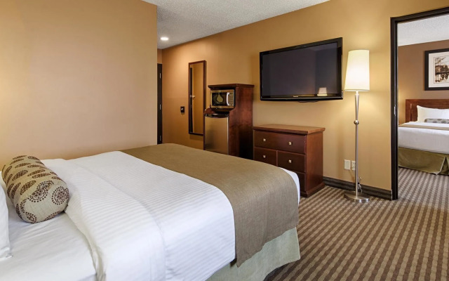 Seven Oaks Hotel Regina