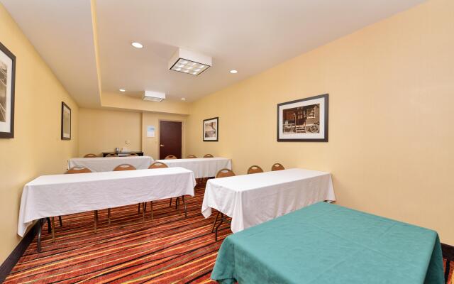 Holiday Inn Express & Suites Austin SW - Sunset Valley by IHG