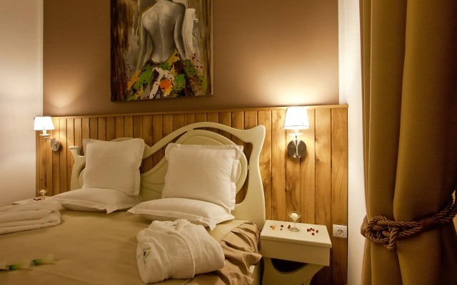 Earth and People Hotel & Spa