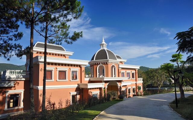 Dalat Edensee Lake Resort & Spa