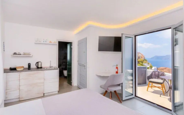 Oia Angle Cavehouse