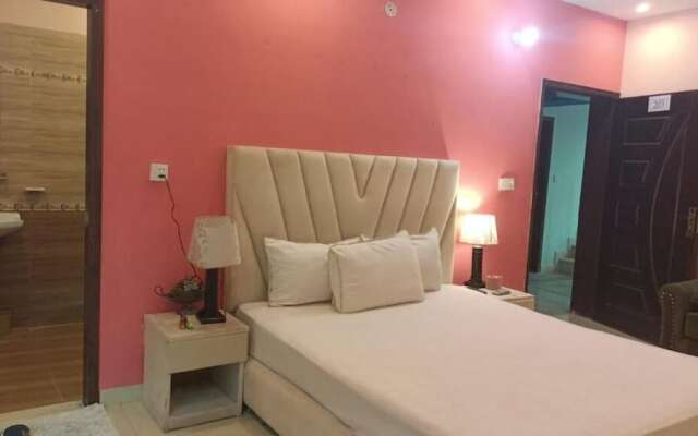 Hotel Versa Apartment and Lodges Lahore