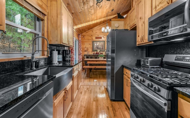 Tennessee Risky 3 Bedroom Cabin