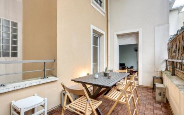 Chic apart with terrace and parking