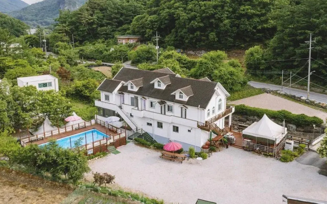 Pocheon Aleumdaun Pension