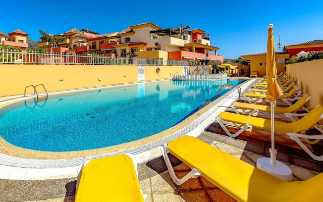 Apartment in area Del Duque with spacious terrace