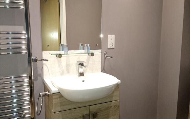 Lux Living Apartments - Florian House
