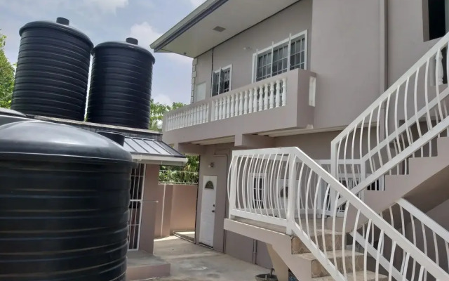 Ken and Glen Family Inn