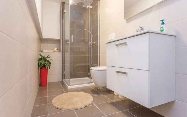 Apartment Niko - Two Bedroom Apartment With Swimming Pool