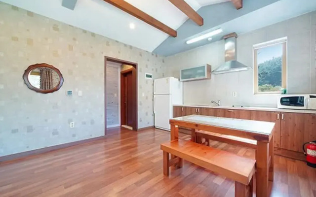 Taean Jaderak Pension