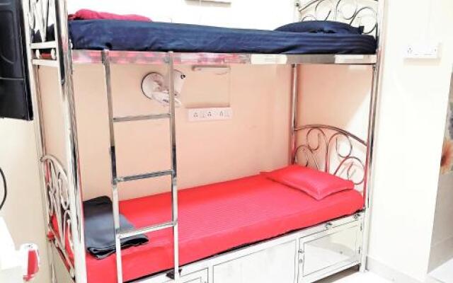 Airport Hostel by Bombay Backpackers