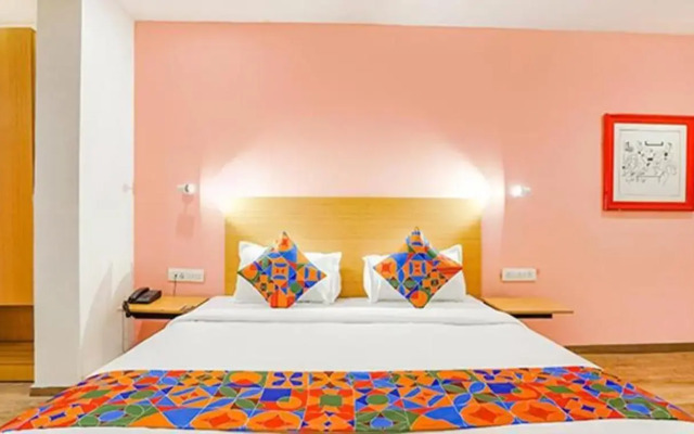 FabHotel Noida Grand