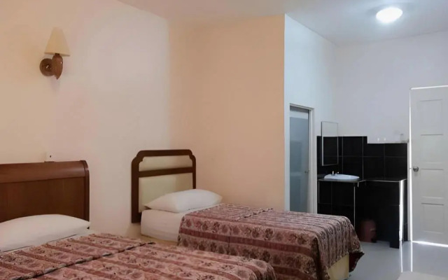 OYO 89890 Mila Motel 2