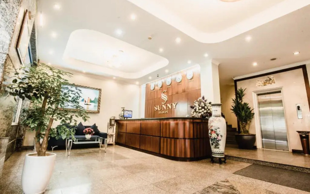 Sunny Hotel 2