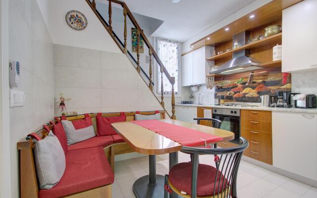 RIALTO MARKET NEW 5pax 3bed 2bath Wifi PowerAircnd