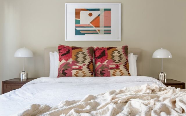 Serene North Park Suites by Sonder