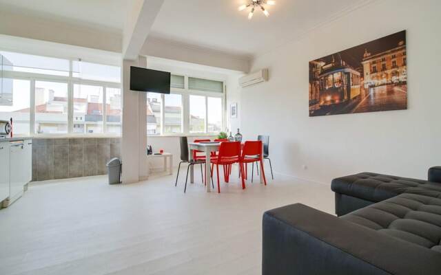 Modern 2 Bedroom Apartment With Views in Lisbon