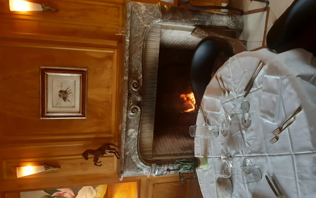 Logis Hôtels Domaine du Châtelard