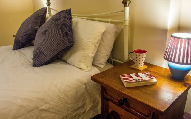 Hillbrook House Apartment 9