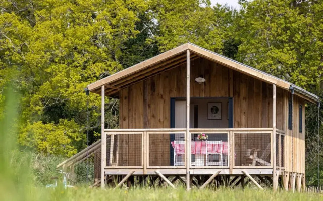 Scenic Bungalow in Ploemel With Shared Pool