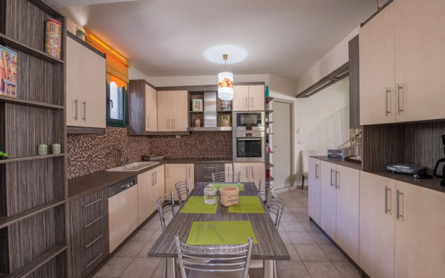 Ioanna's Residence